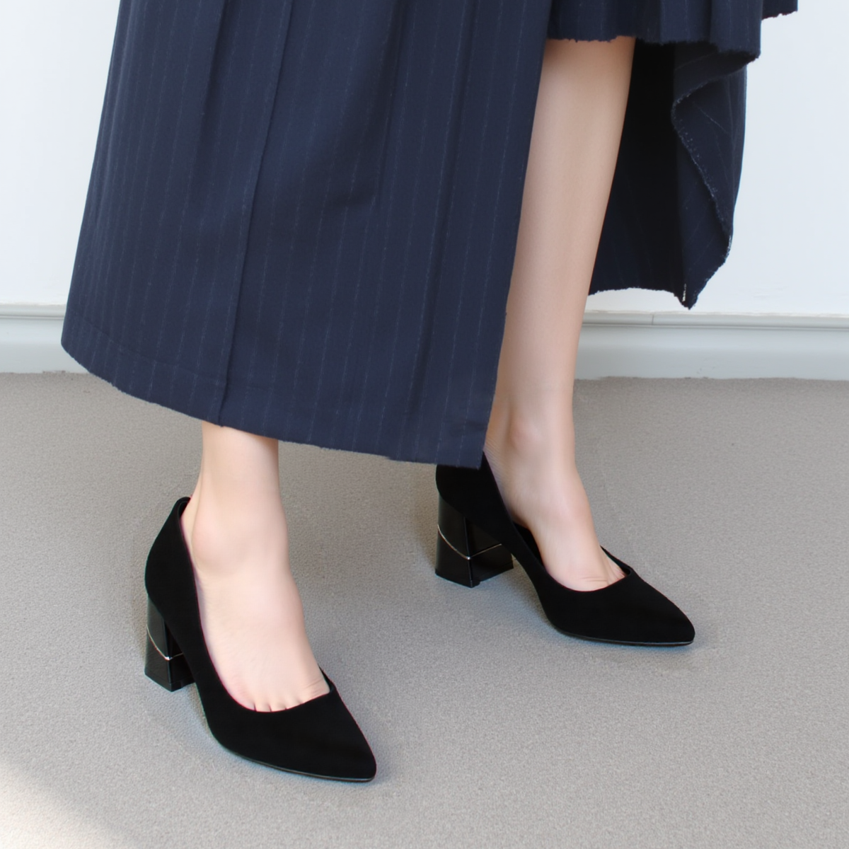 Czarne zamszowe czółenka damskie szpiczaste eleganckie buty na słupku Rantel