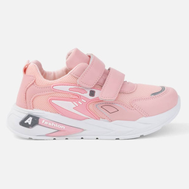 Różowe sportowe buty...